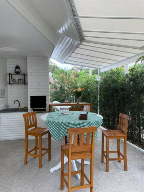 Casa em Riviera de São Lourenço Prática e Confortável, Reformada e Equipada!